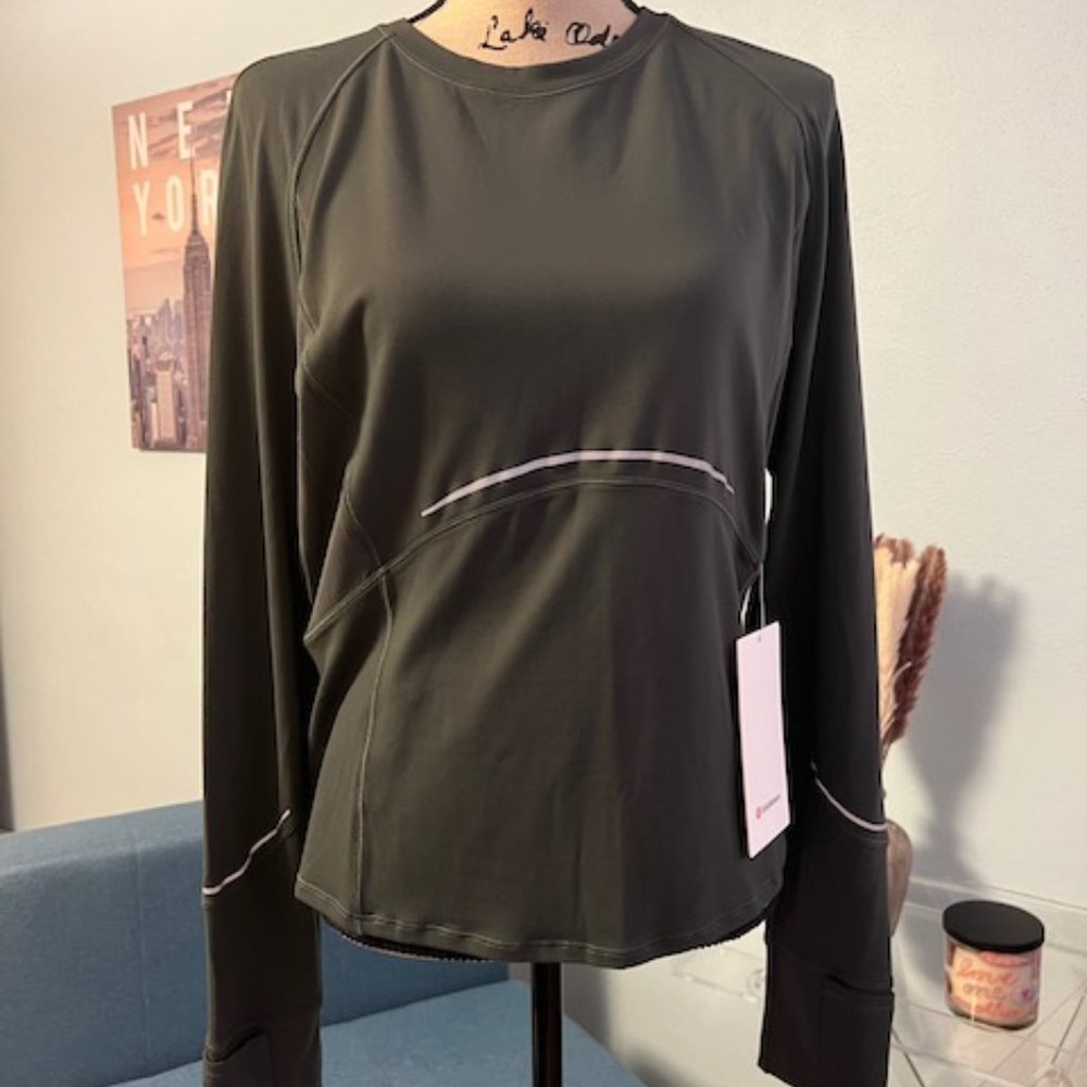 No tag I wear it a couple of times LuluLemon Running Long Sleeve Reflective Top